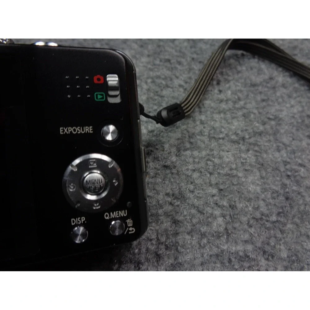 Panasonic Lumix DMC-ZS19 14.1MP Digital Camera w Leica 20x Zoom Black